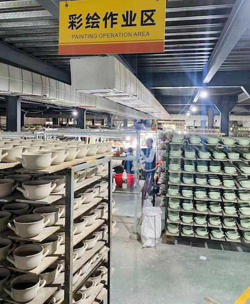 調(diào)查 關(guān)稅風(fēng)暴百日記 美線運價飆升再跳水,中國外貿(mào)企業(yè) 危 中尋機